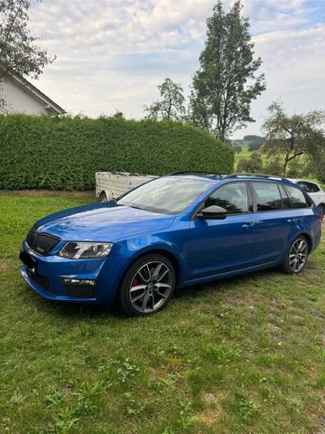 Skoda Octavia 2.0 TFSI Vollausstattung