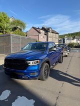 Dodge RAM 1500 5.7 HEMI BREITBAU 22"
