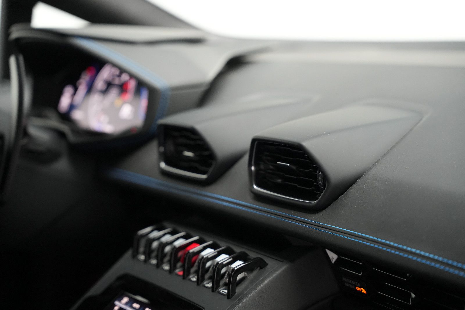 Fahrzeugabbildung Lamborghini Huracán EVO V10 /LIFT/SENSONUM/KAMERA/ACC