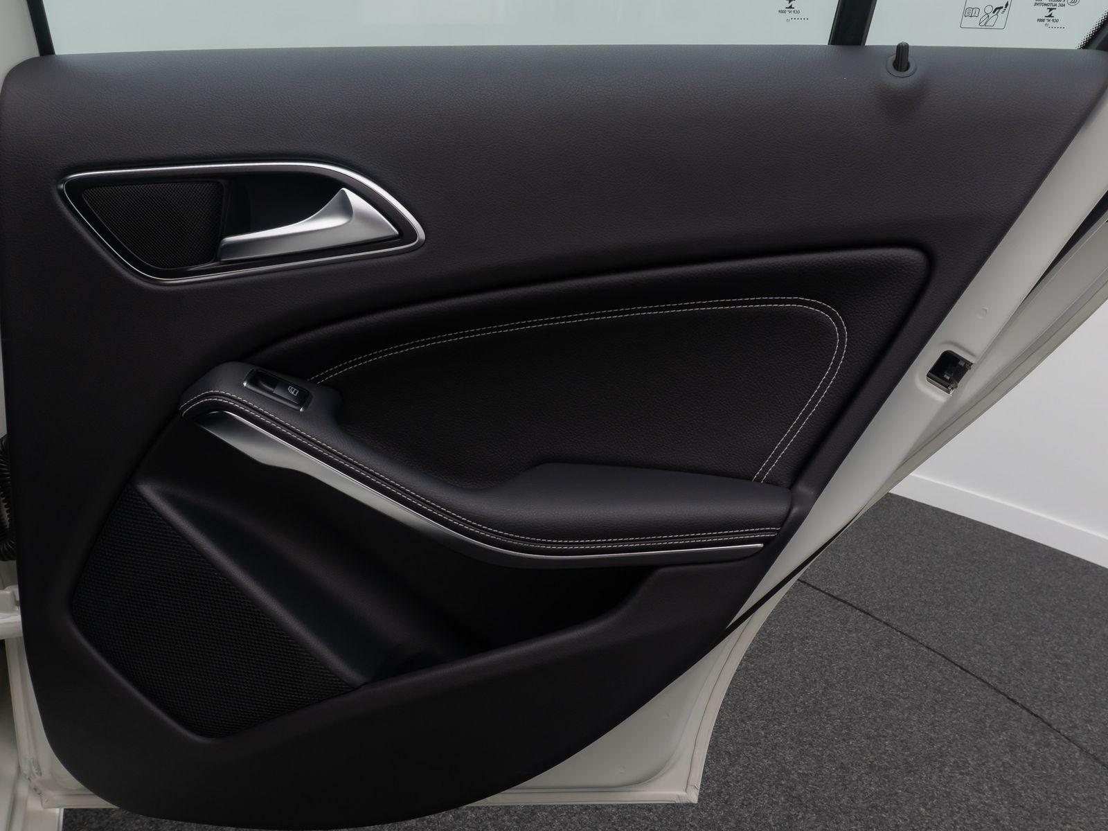 Fahrzeugabbildung Mercedes-Benz A180 BlueEfficiency Tempomat LED ParkAss NAVI