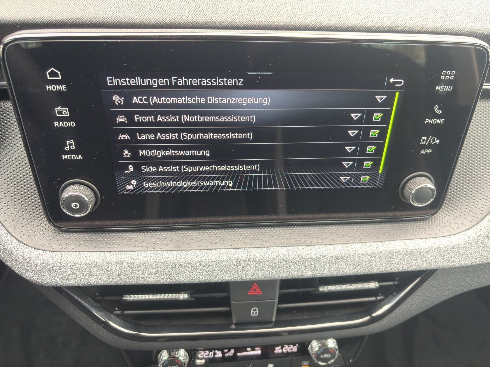 Fahrzeugabbildung SKODA Kamiq Balance 1,0 TSI 85 kW DSG AHK/MATRIX/ACC