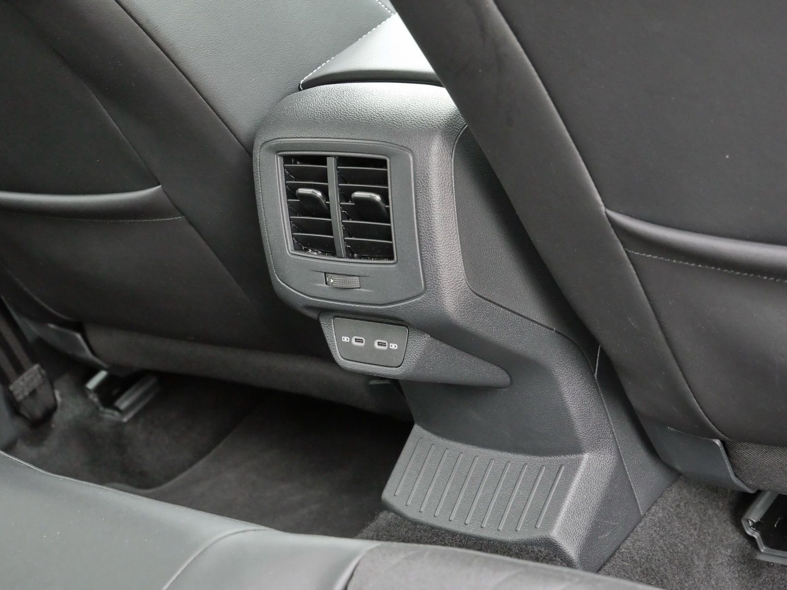 Volkswagen T-Roc - Bild 17
