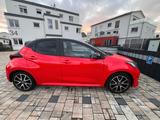 Toyota Yaris 1.5 Super Zustand, Erste Hand - Toyota Yaris mit Benzin-Antrieb: Limousine, Automatik
