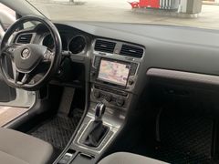 Fahrzeugabbildung Volkswagen e-Golf  Wärmepumpe Navi ACC LED CCS Schnellladen