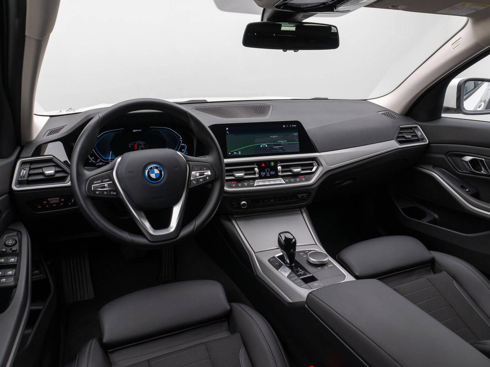 Fahrzeugabbildung BMW 320e Kamera Leder DAB Alarm DrivAssistent Sport