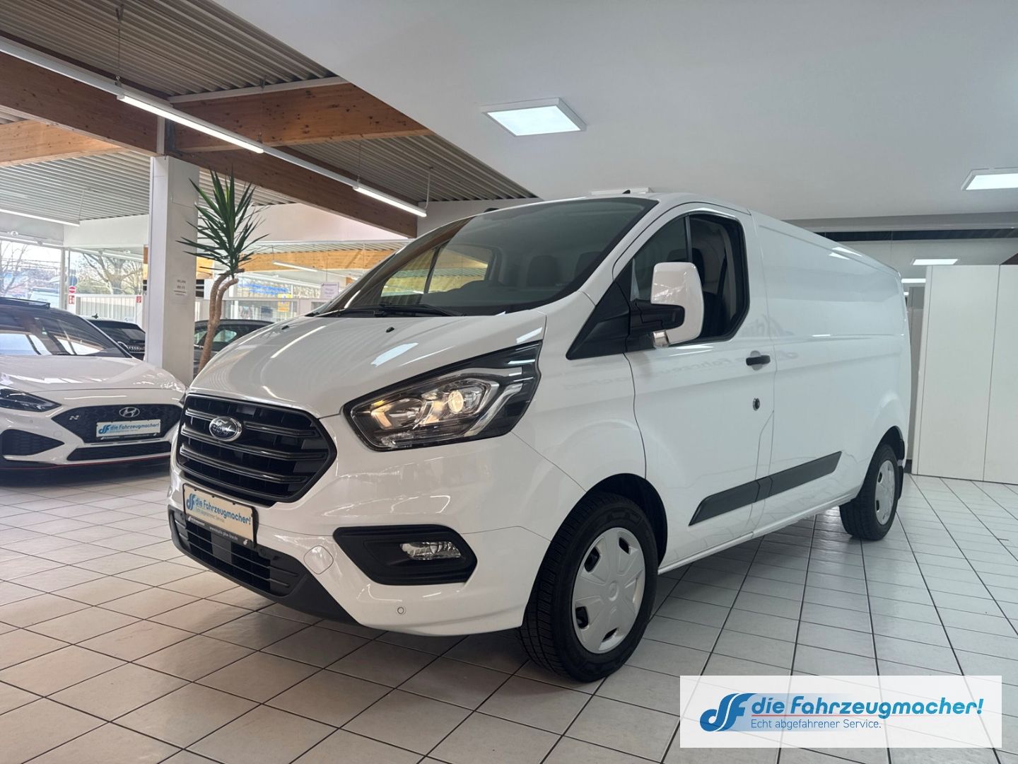 Fahrzeugabbildung Ford Transit Custom Kasten 320 L2 Trend DAB Notbremsa