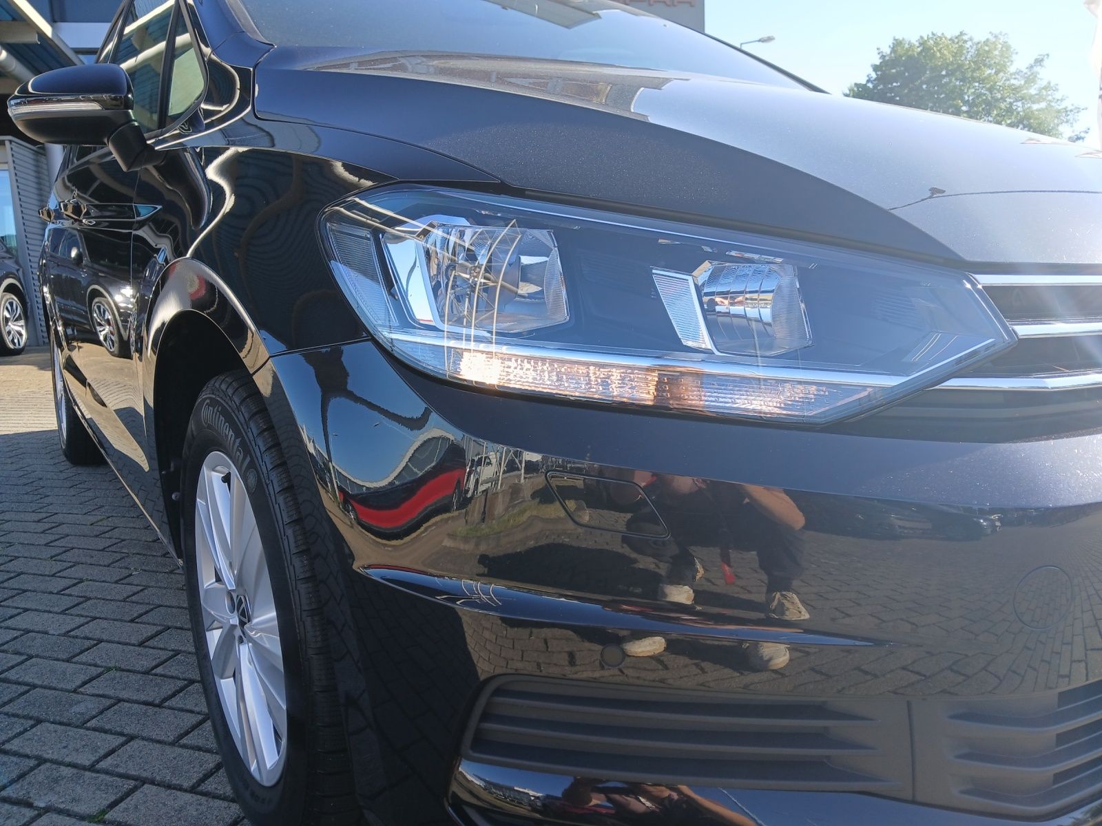 Fahrzeugabbildung Volkswagen Touran TSI Comfortline 7-Si Navi AID ACC PDC SH