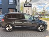 Volkswagen Touran Highline BMT / ACC / PANO / MASSAGE - VW Touran Gebrauchtwagen in Düsseldorf