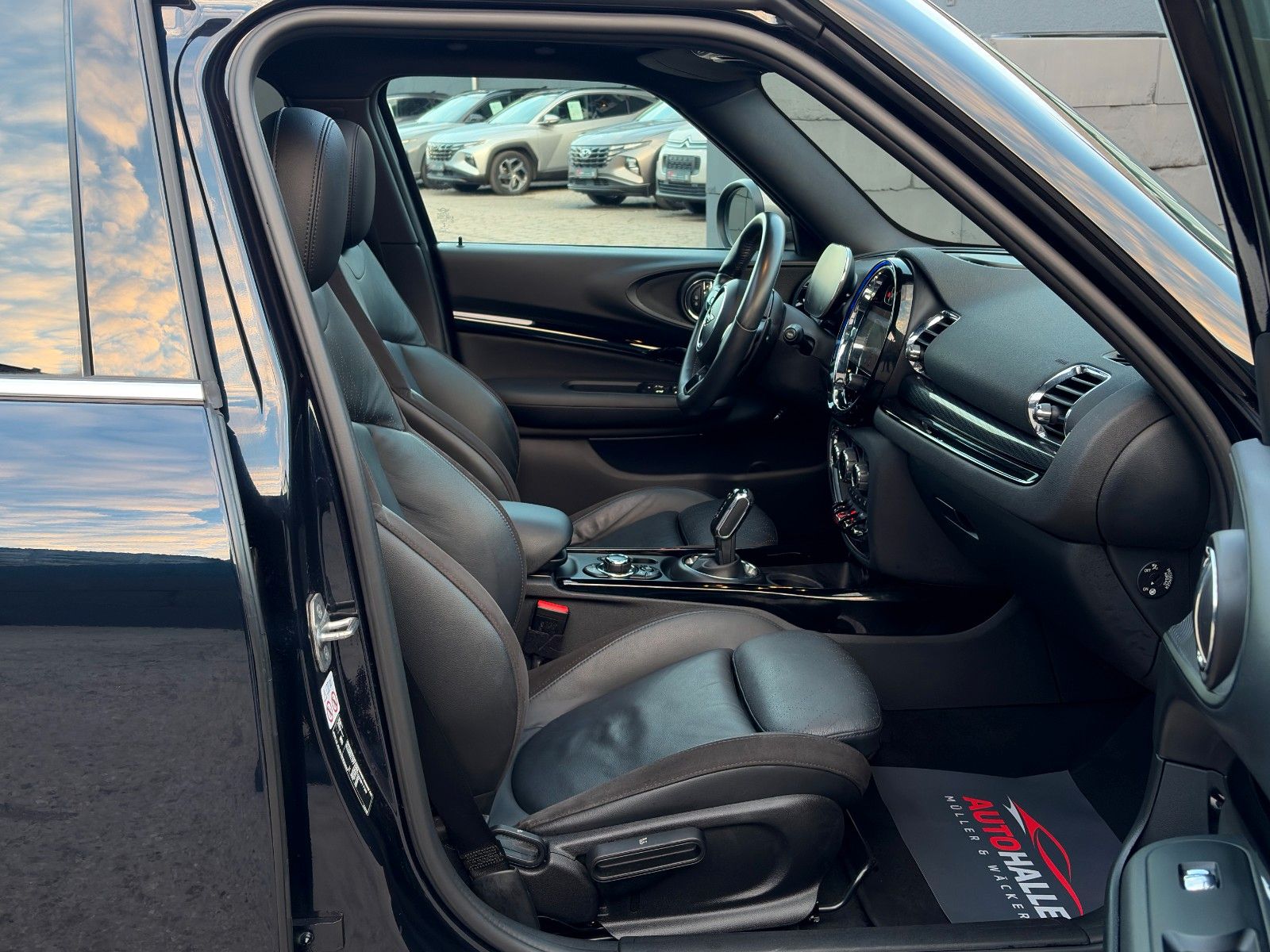 Fahrzeugabbildung MINI Cooper S Clubman Classic Leder Pano Komfort LHZ