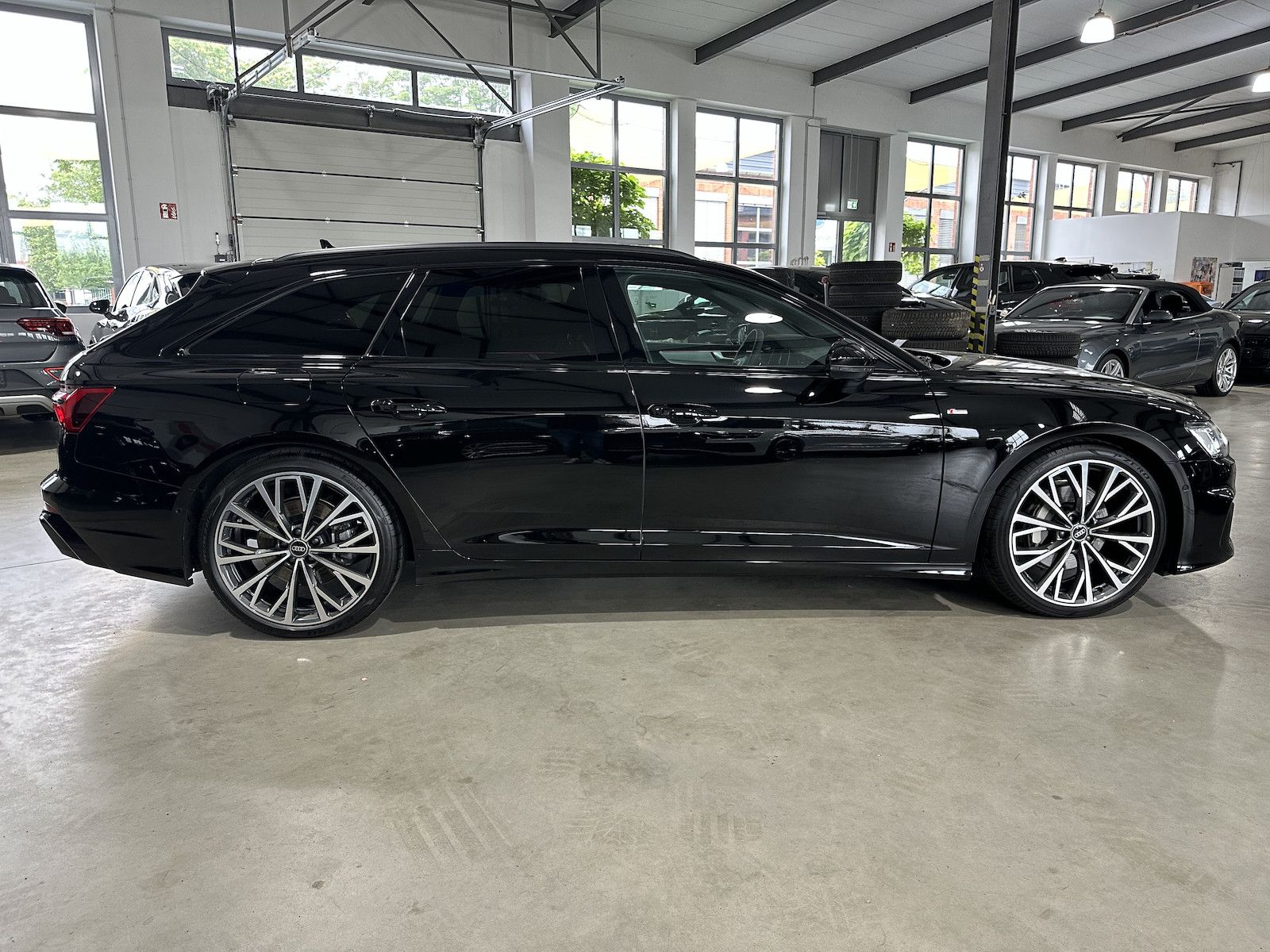 Fahrzeugabbildung Audi A6 Avant 45 TFSI quattro S line/Leder/Pano/´21/