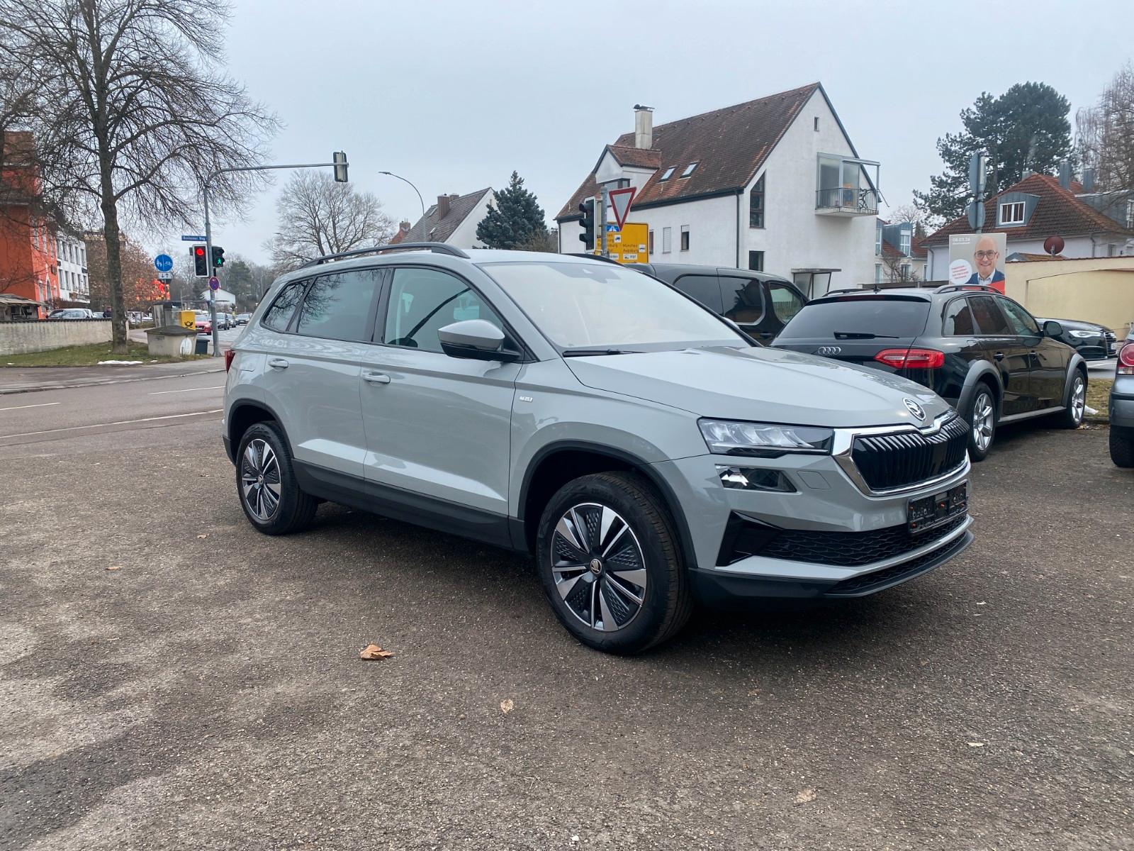 Skoda Karoq Tour  Navi/Kamera/AHK/LED/Top Gepflegt