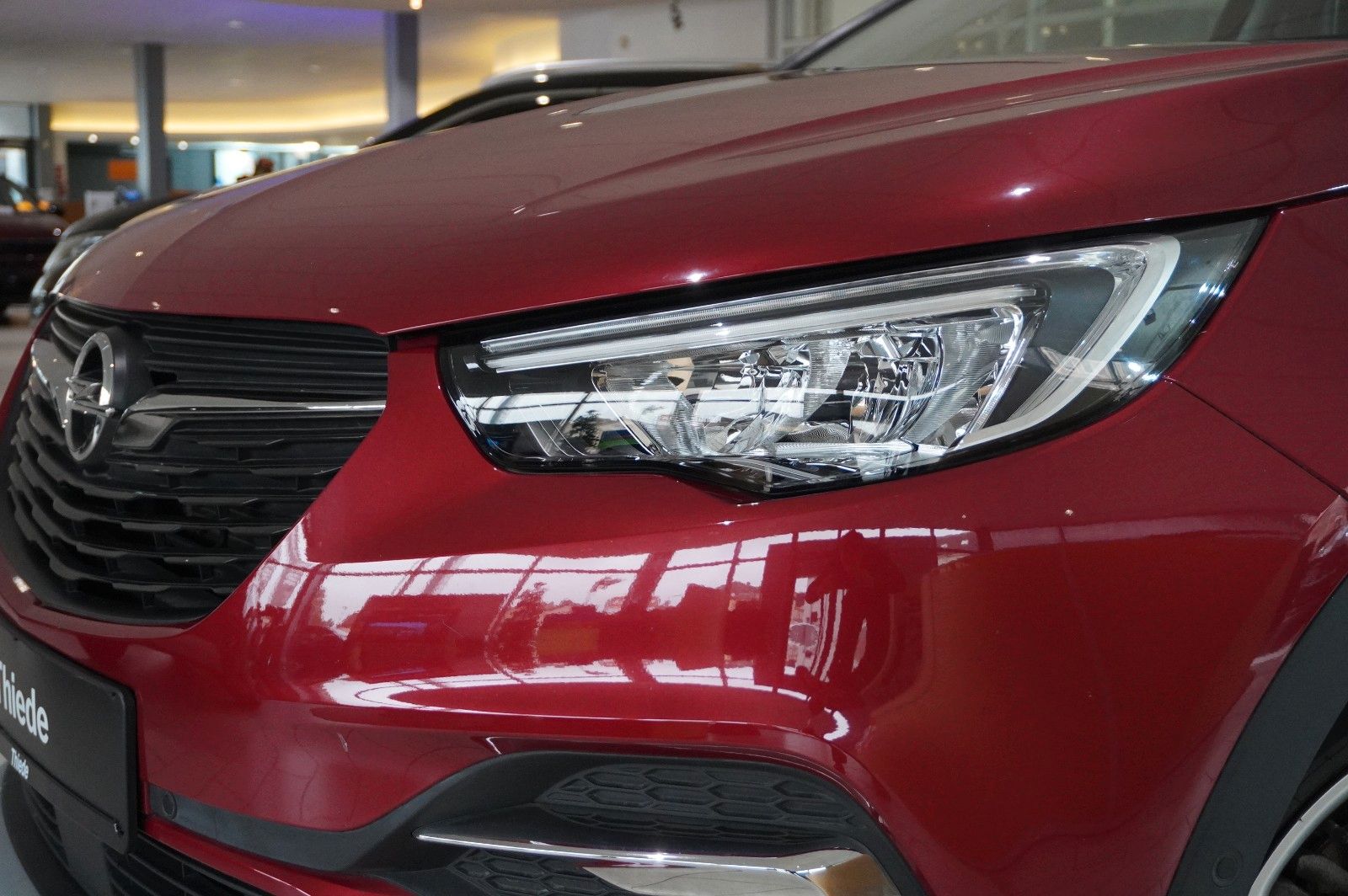 Fahrzeugabbildung Opel Grandland (X) 1.6 ELEGANCE HYBRID NAVI/SH/KAMERA
