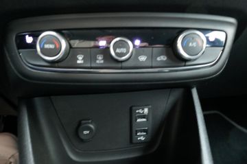 Fahrzeugabbildung Opel Crossland (X) #42TKM #LED #neue Kupplung