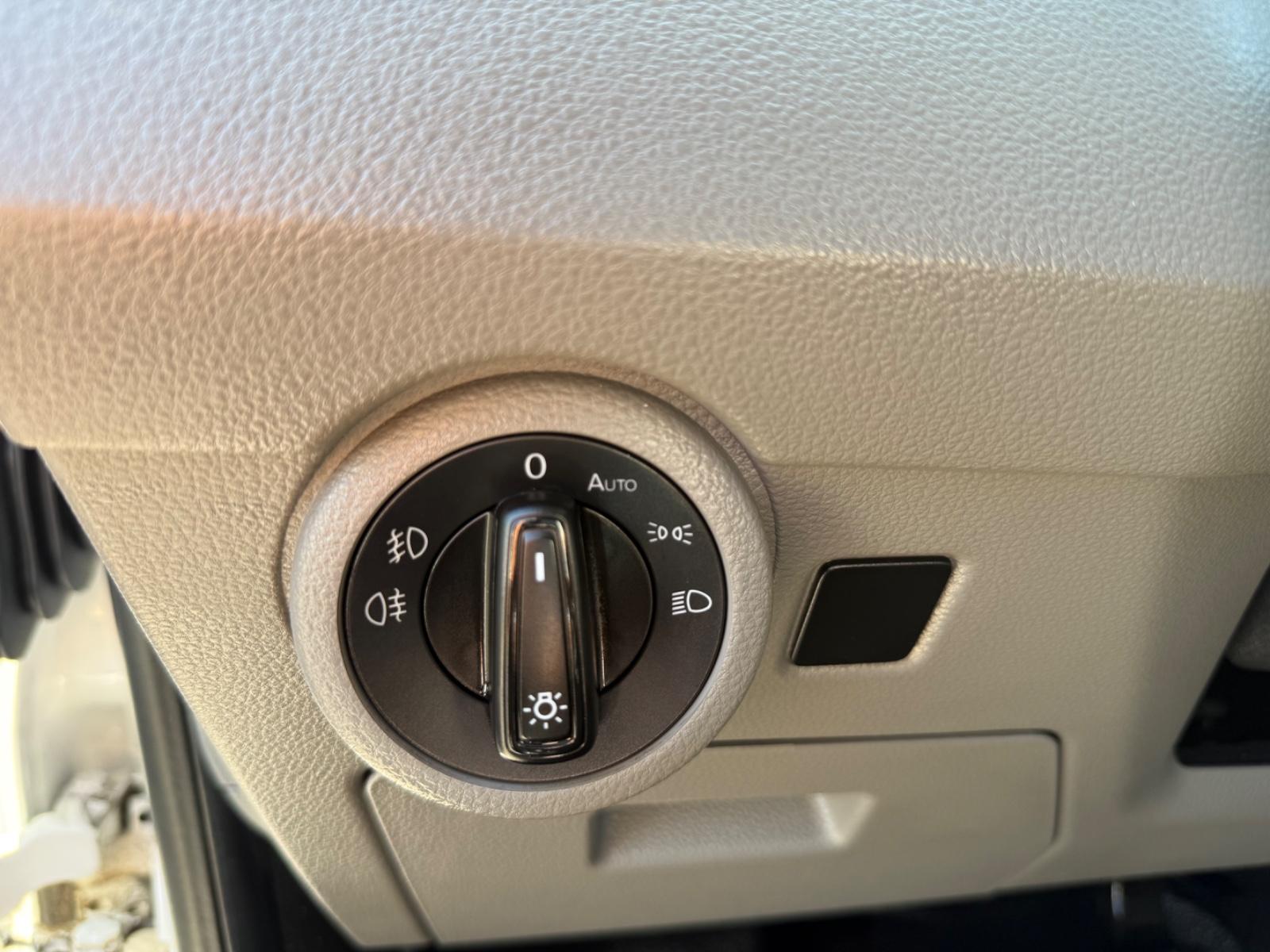 Volkswagen T6.1 Transporter DSG LED ACC NAVI SORTIMO STDHZ