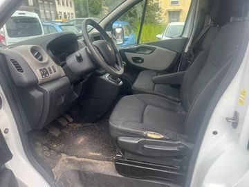 Renault Trafic - 2