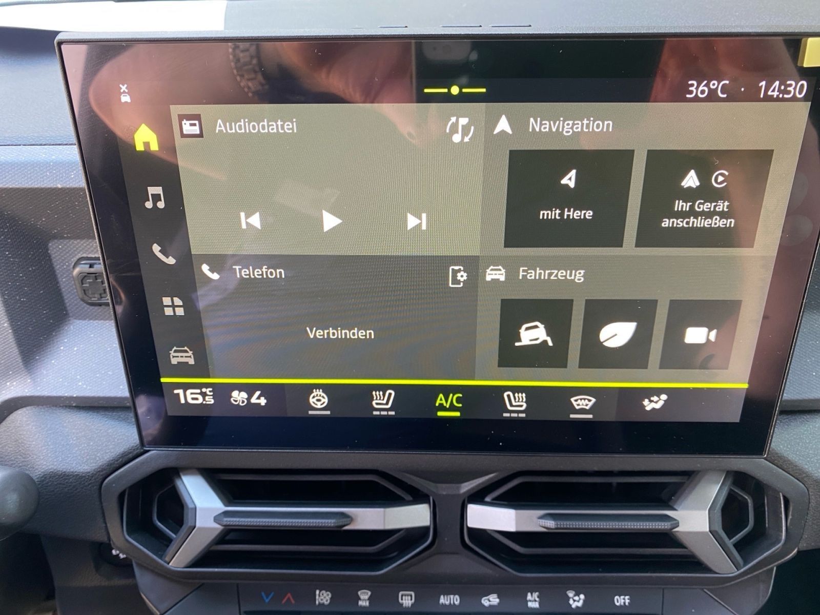 Fahrzeugabbildung Dacia Duster 1.2 Mild-Hybrid 140 Journey *City*Winter*