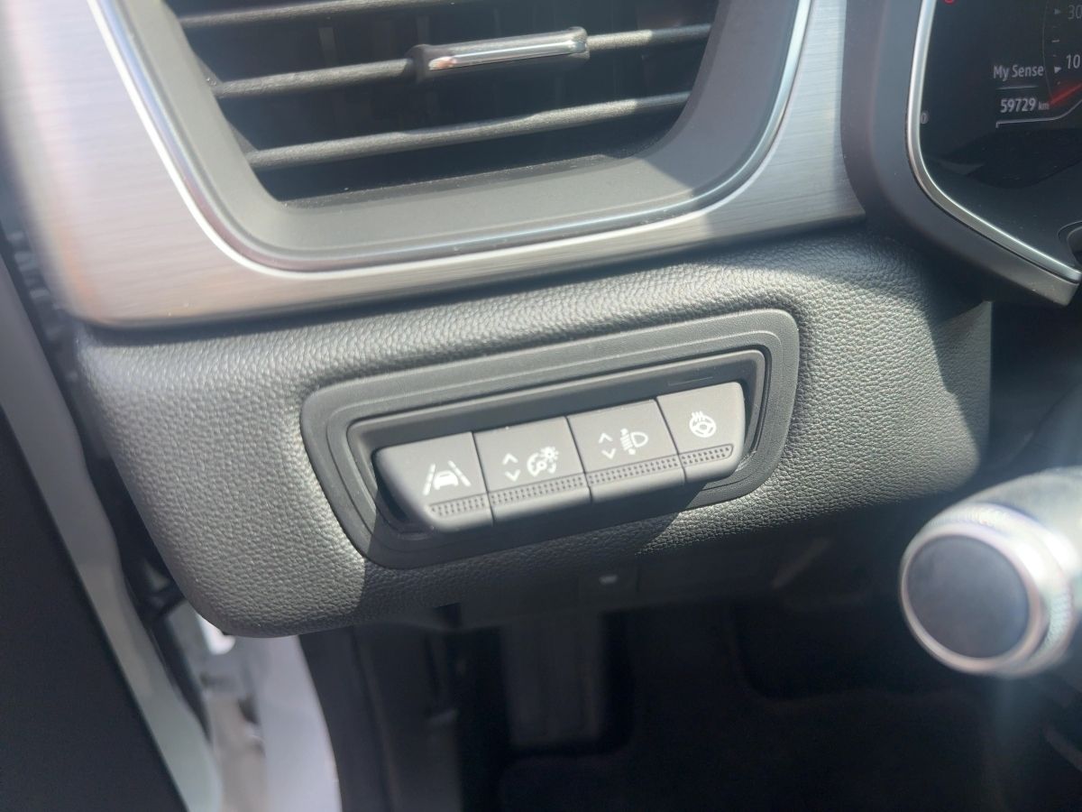 Fahrzeugabbildung Renault Captur INTENS TCe 140 EDC ABS Fahrerairbag ESP Z