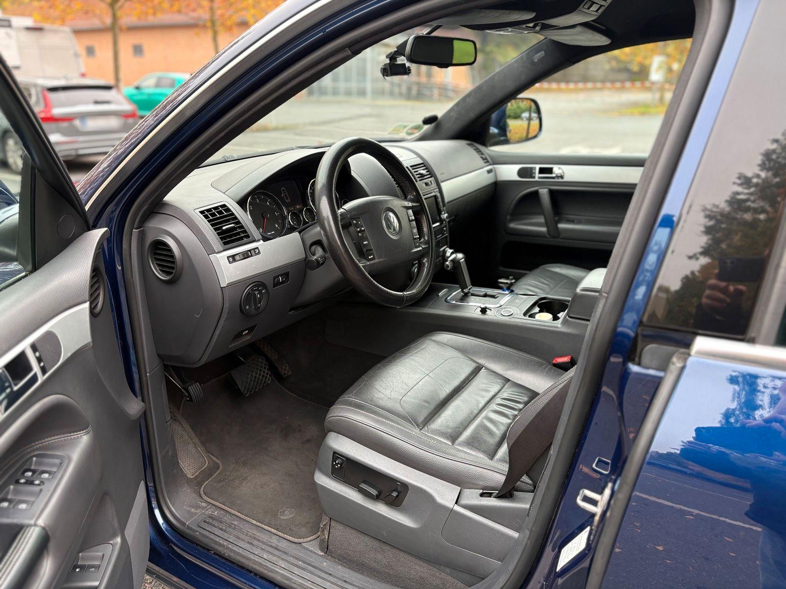 Volkswagen Touareg 2008 — rear view
