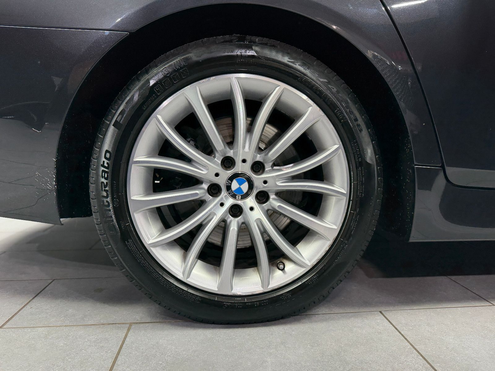 Fahrzeugabbildung BMW 535d Limousine|HuD|HIFI|STANDHZG|NAVI|LEDER