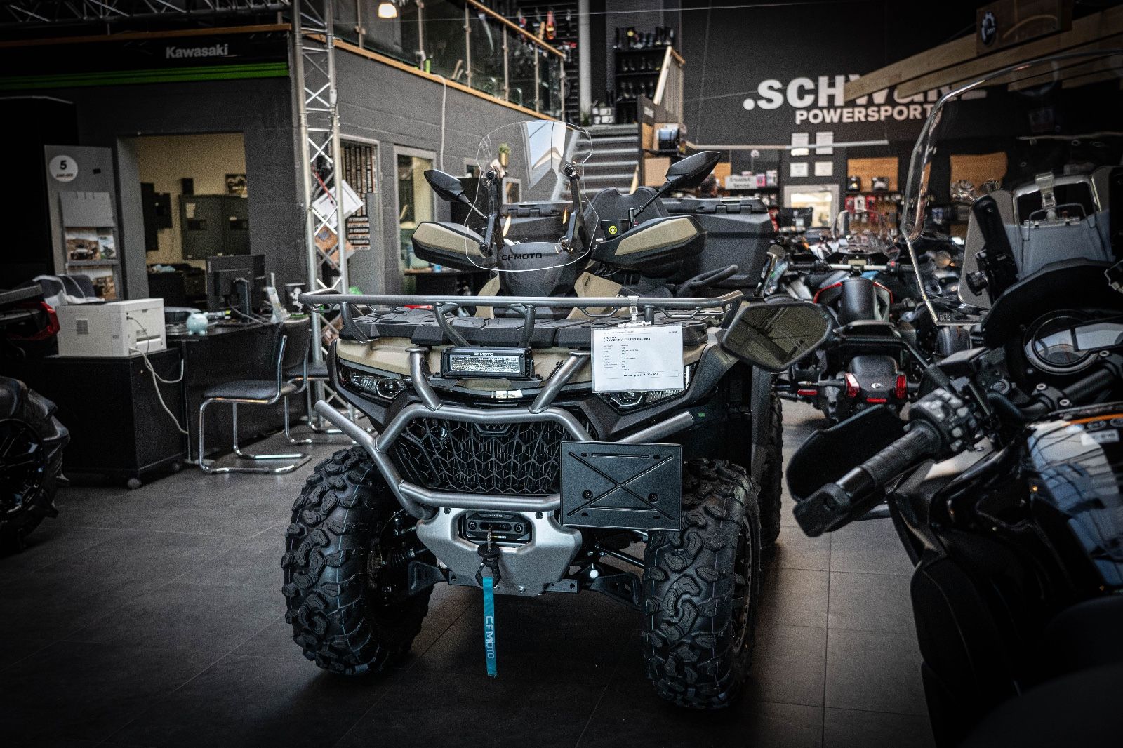 Fahrzeugabbildung CFMOTO CForce 1000 Touring Pro Overland