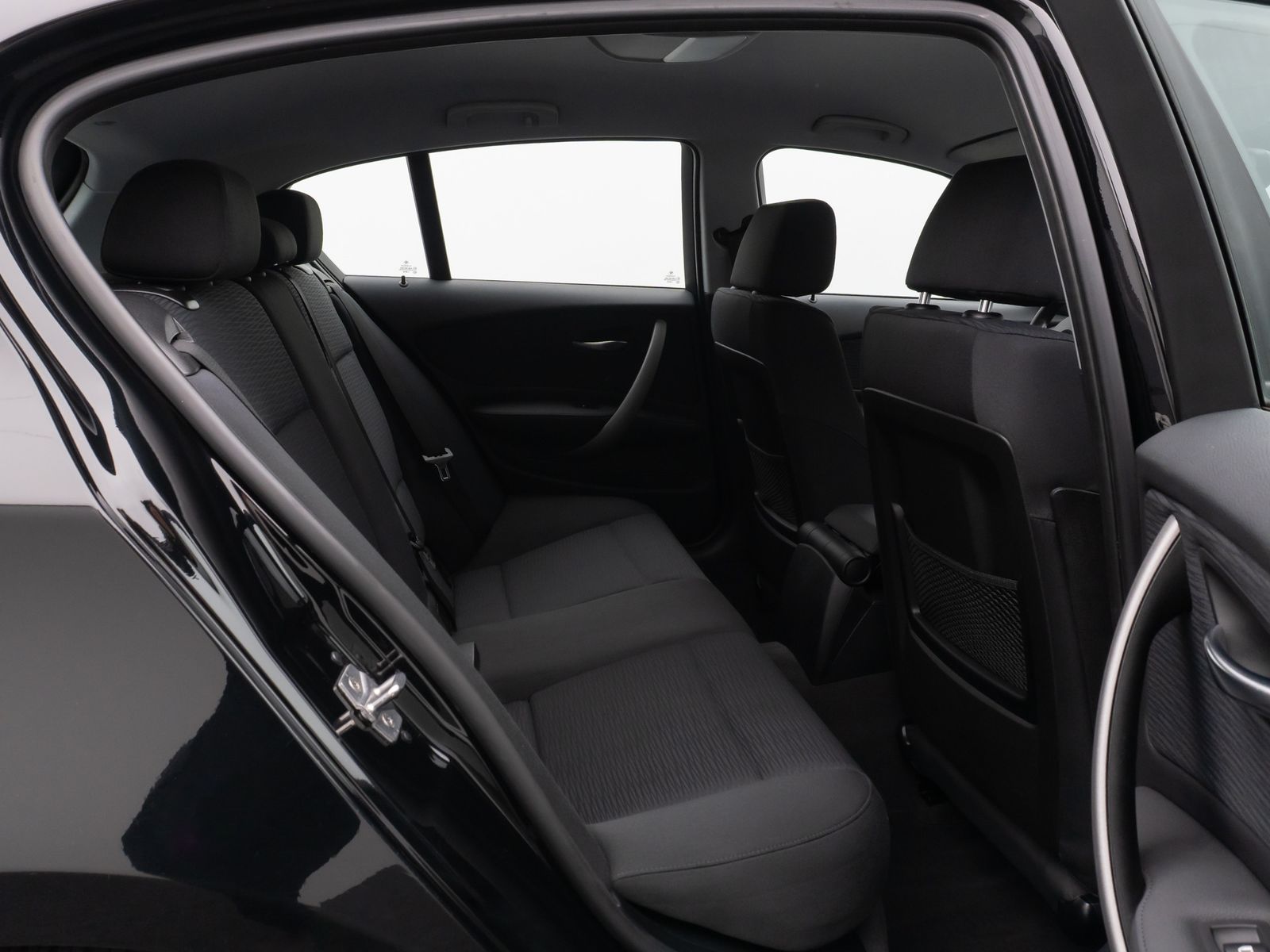 Fahrzeugabbildung BMW 118d  Advantage Sitzheizung AHK PDC Nebelscheinw