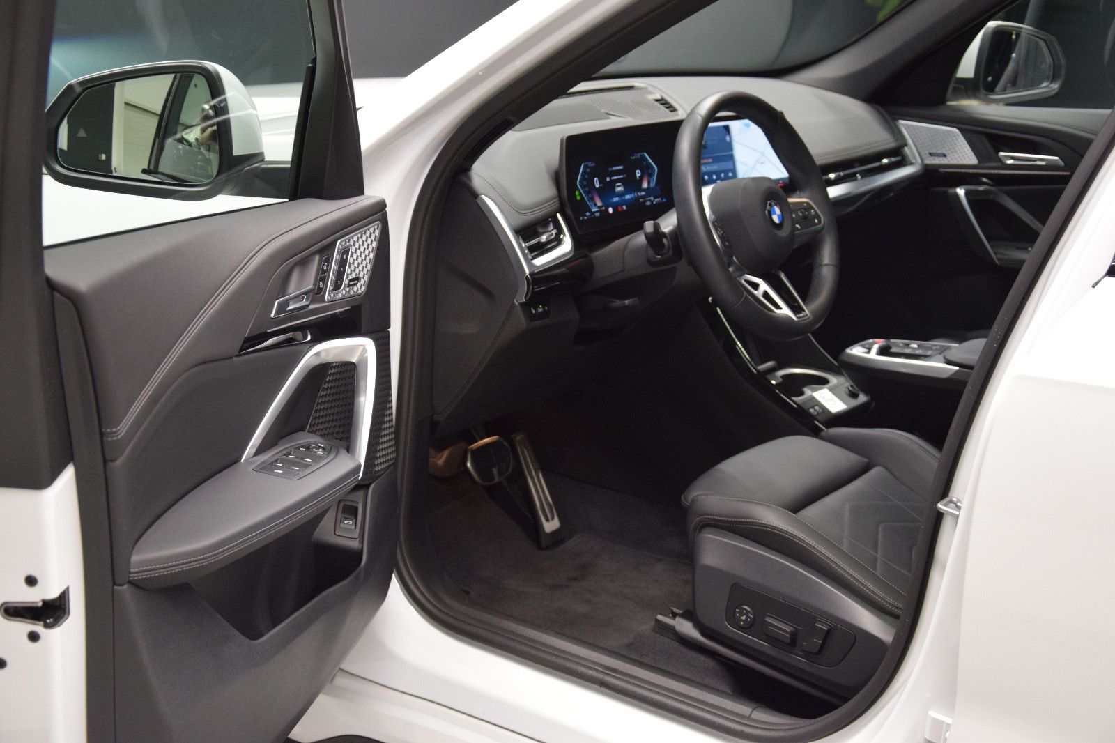 Fahrzeugabbildung BMW X1 20d xDrive M Sport Pano HuD ACC h/k Memory