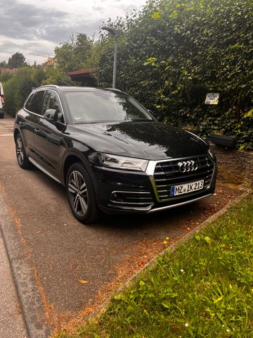 AUDI Q5 40 TDI S tronic quattro - SHZ, STHZ, 8-fach,