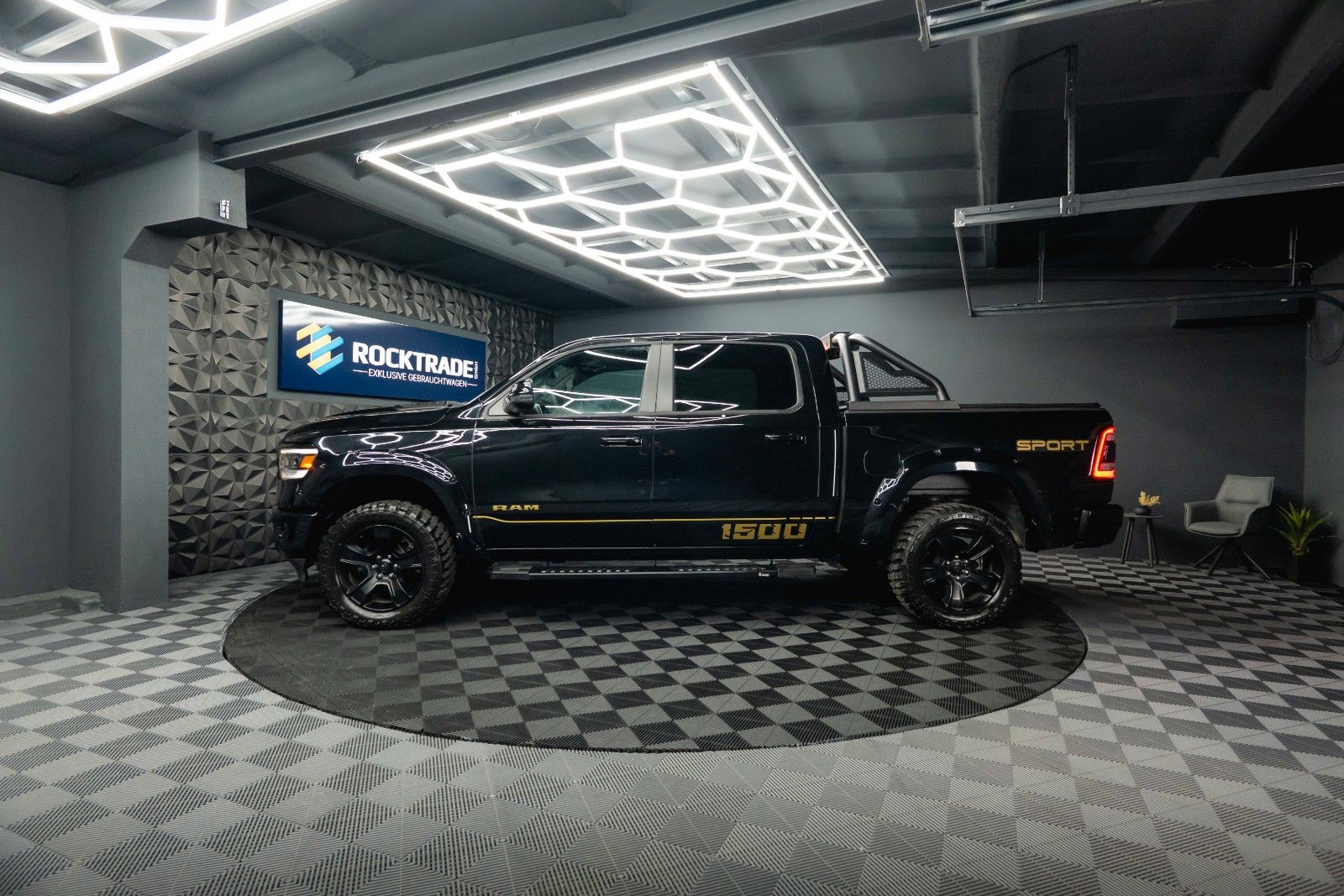 Fahrzeugabbildung Dodge RAM 5.7 V8 GOLD EDITION OFFROAD 4x4 UNFALLFREI