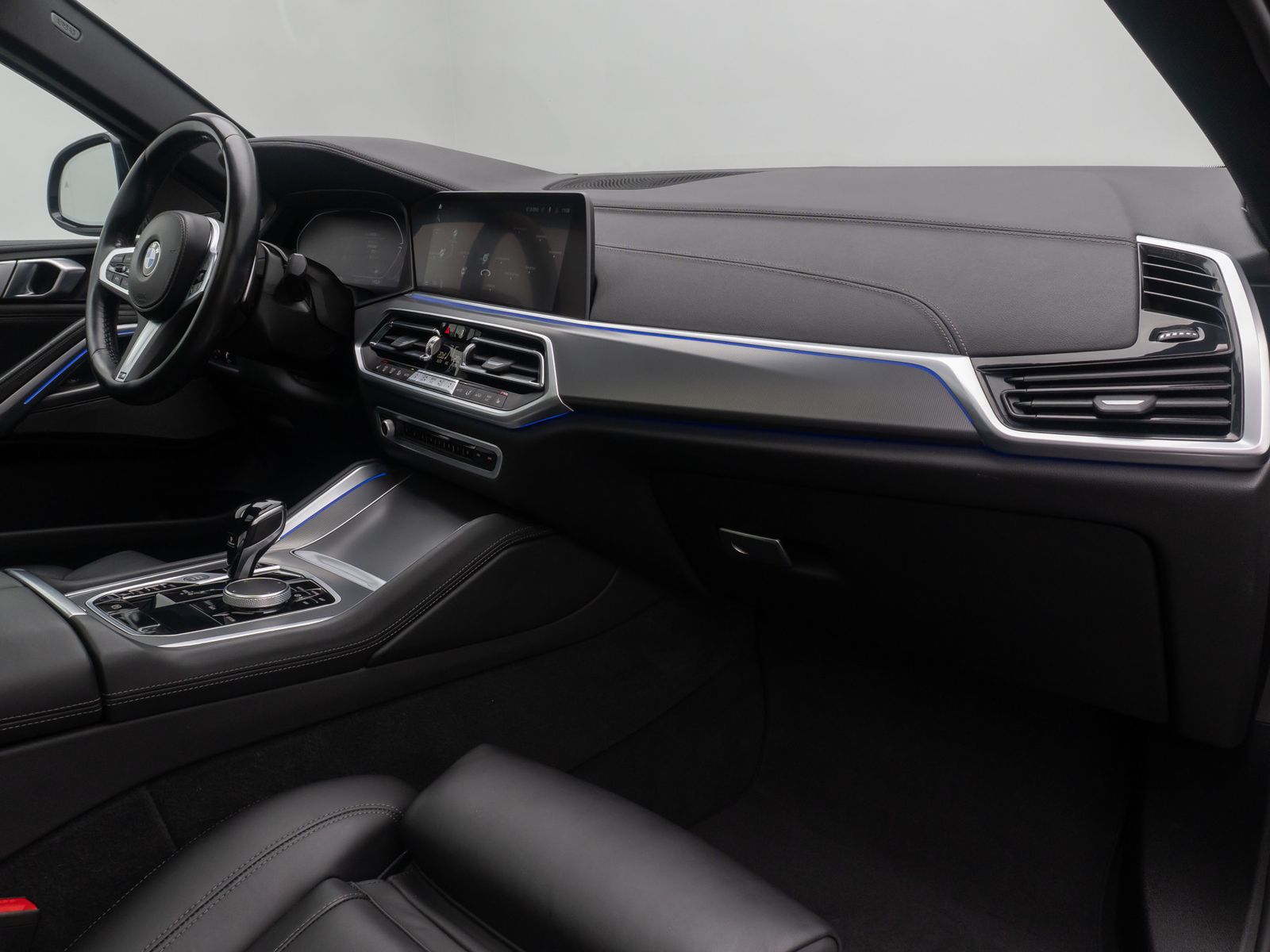 Fahrzeugabbildung BMW X6 xD40d M Sport Laser DAB Kamera HUD AHK 21Zoll