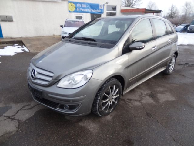 Fahrzeugabbildung Mercedes-Benz B 200/Klima/SitzH/PDC/Automatik/3.Hd/
