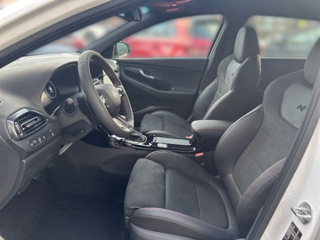 Fahrzeugabbildung Hyundai i30 N Line Mild-Hybrid 1.5 T-GDI Sitz-Paket+Pano