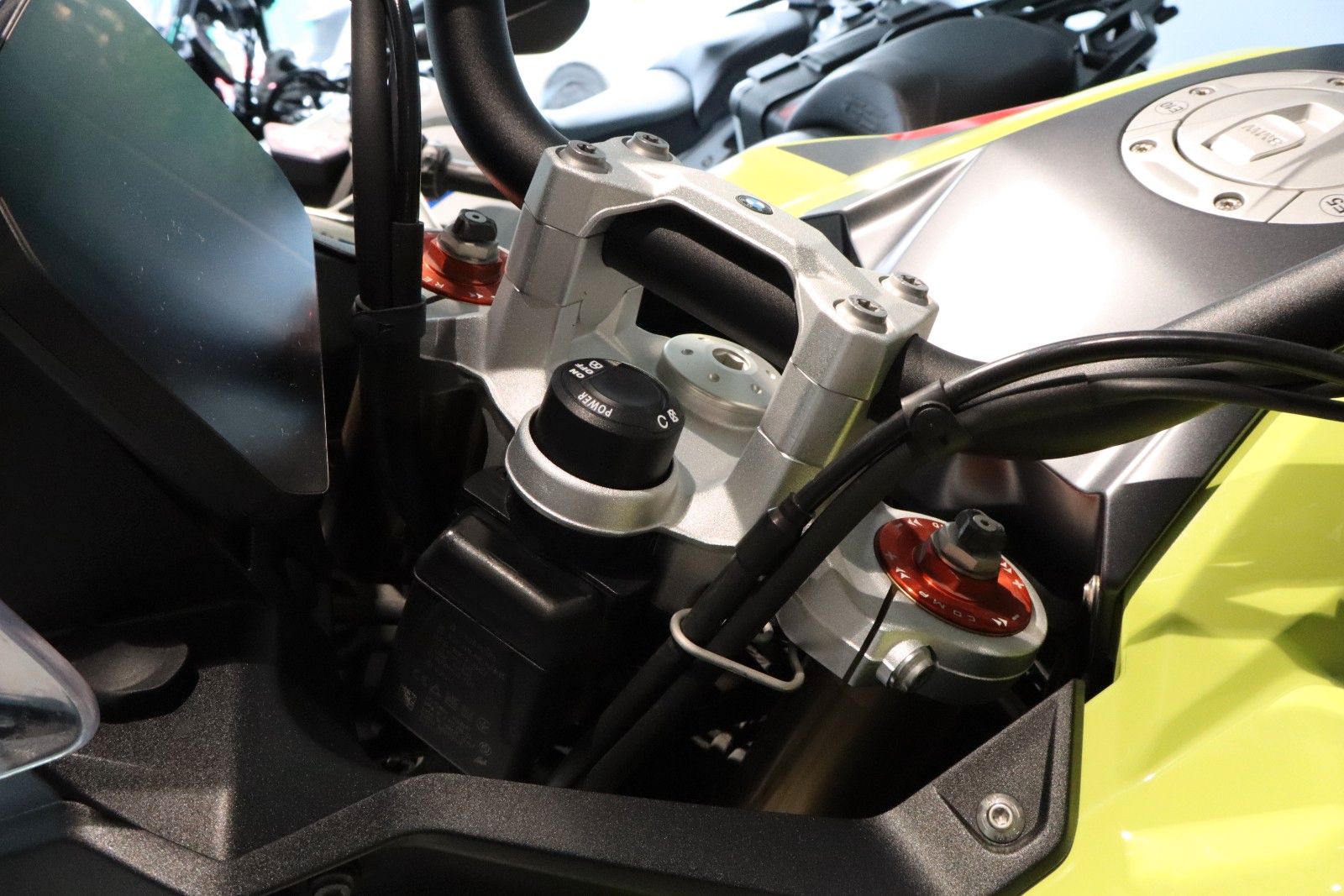Fahrzeugabbildung BMW F900GS mit Enduro Paket