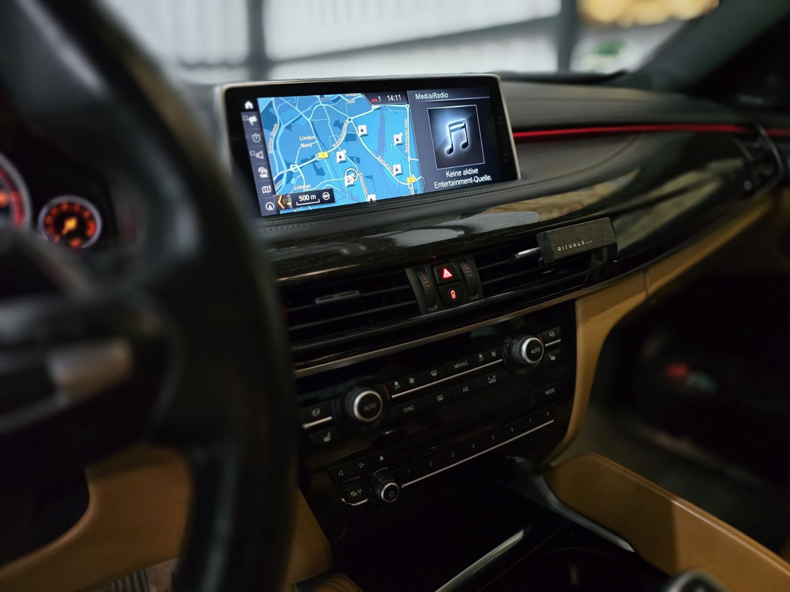 Fahrzeugabbildung BMW X6 xDrive 30d M-Paket/Schiebedach/GARANTIE+TÜV