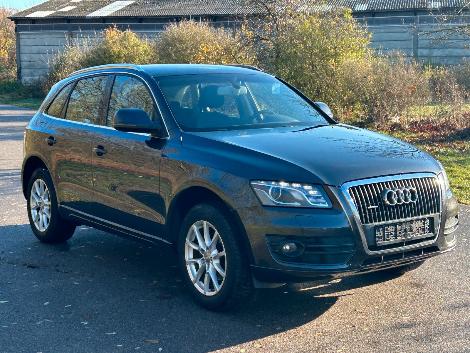 Fahrzeugabbildung Audi Q5 2.0 TDI Quattro *Navi*Allwetter*Xenon*AHK*