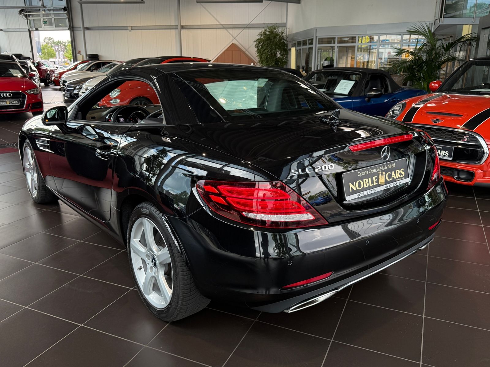 Fahrzeugabbildung Mercedes-Benz SLC 200 AIRSCARF LED NAVI