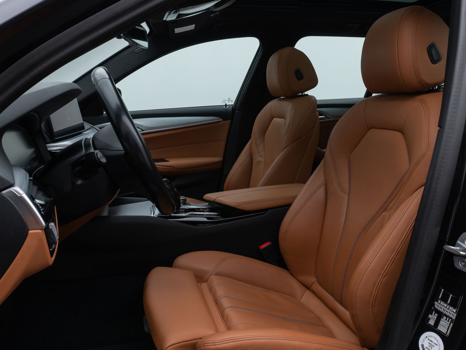 Fahrzeugabbildung BMW 520d Panorama DAB Leder AHK Alarm M Sport 18Zoll