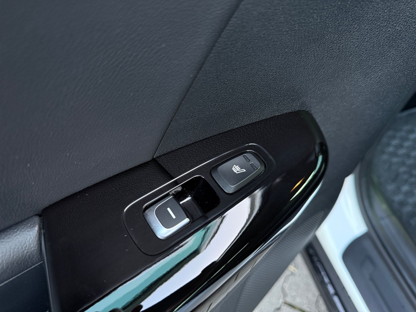 Fahrzeugabbildung Kia Sportage Black Edition KAM LED NAVI