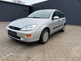 Ford Focus 1.6 Ambiente *KEINE FAHRZEUGDOKUMENTE* - Ford Gebrauchtwagen von 2000
