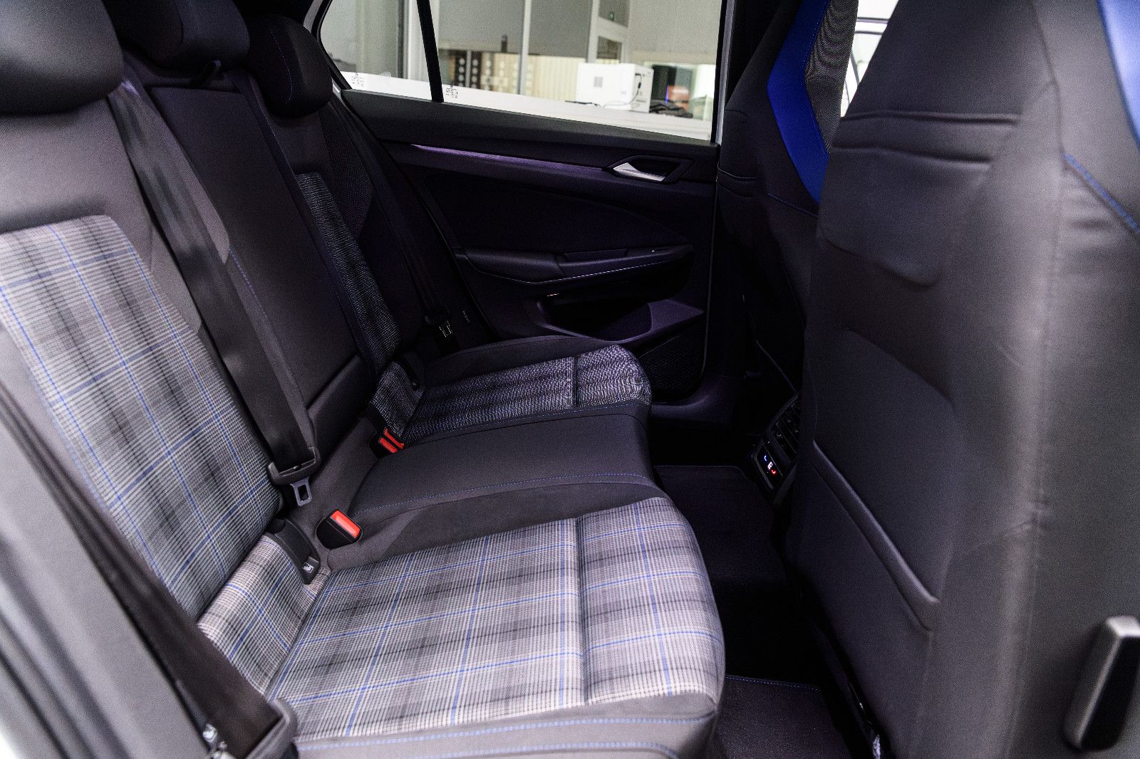 Fahrzeugabbildung Volkswagen Golf GTE BLACK-STYLE+ IQ-LIGHT