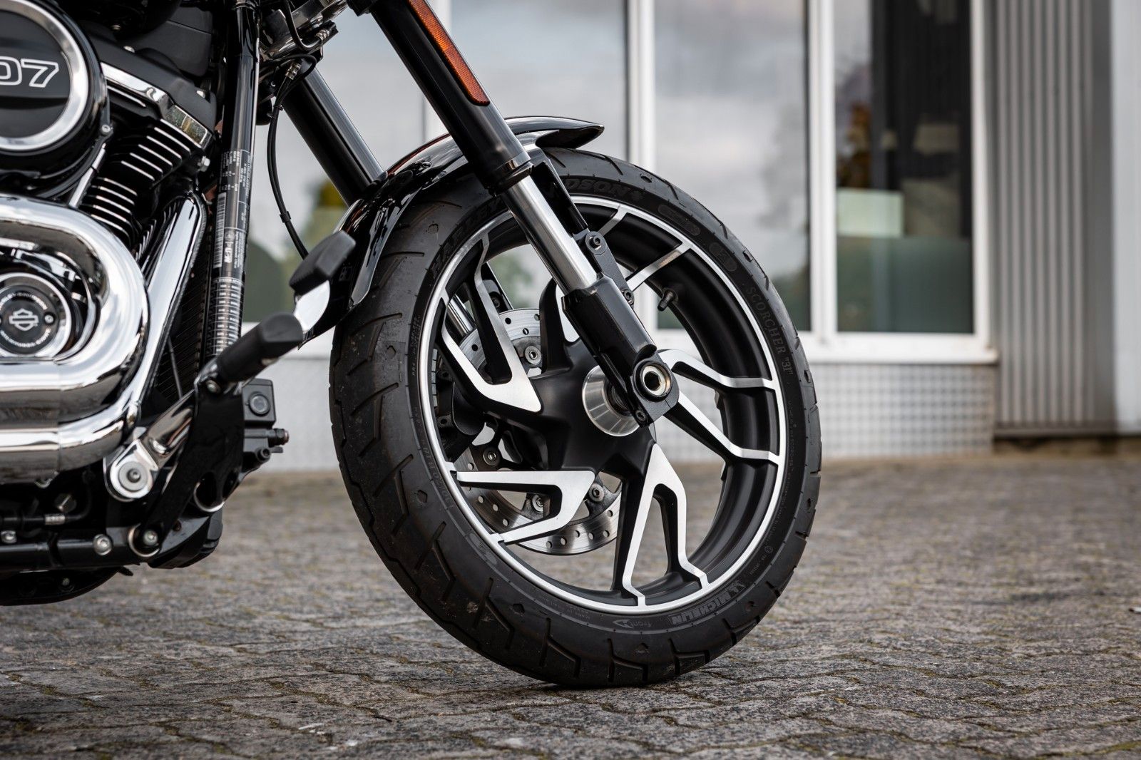 Fahrzeugabbildung Harley-Davidson FLSB SPORT GLIDE 107
