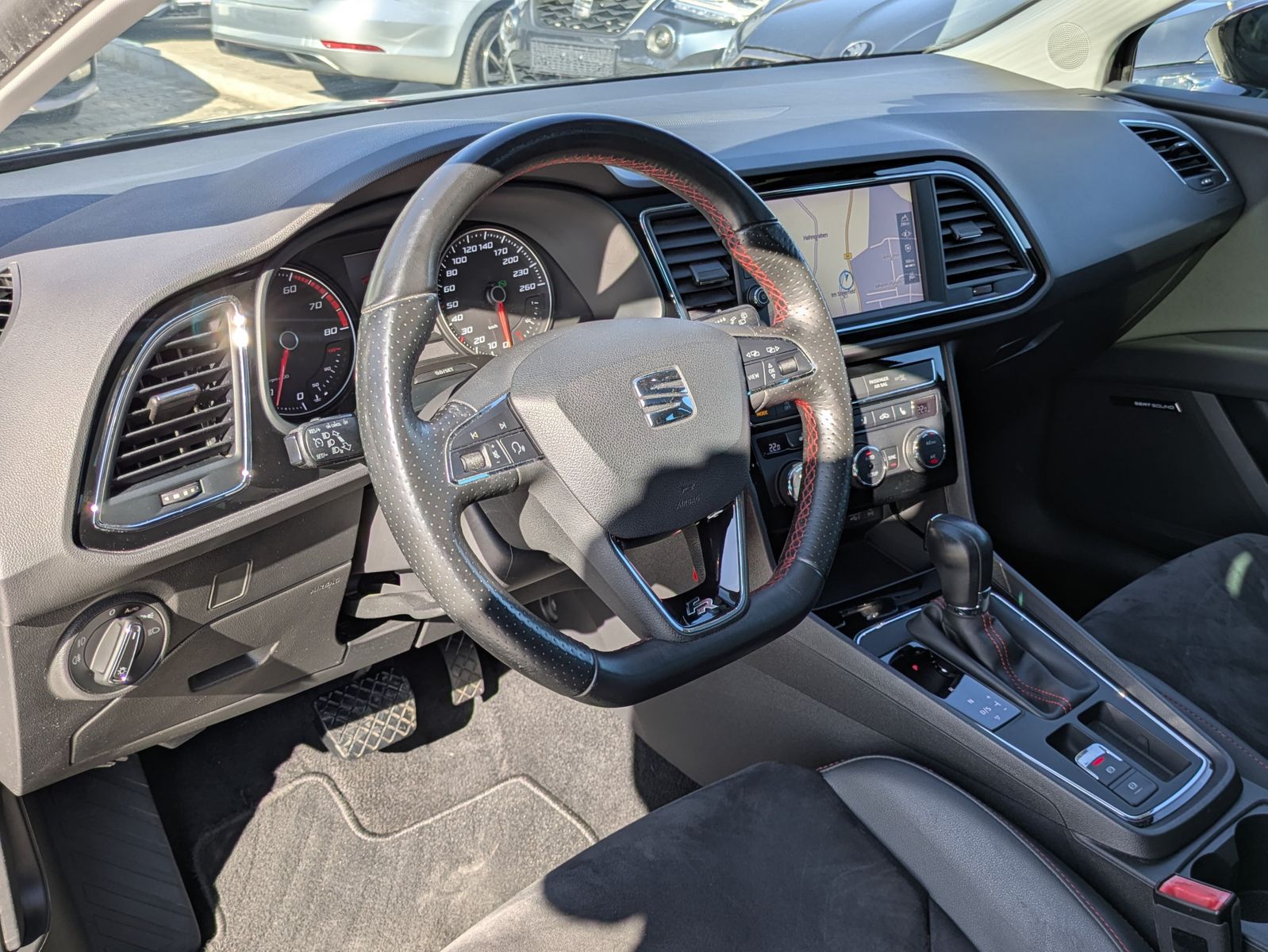 Fahrzeugabbildung SEAT Leon 1.4 TSI FR SCHIEBE-GLAS*KAMERA*LED*DAB*TEMP