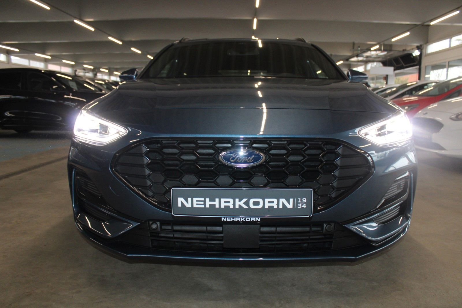 Fahrzeugabbildung Ford Focus ST-Line X Aut. Matrix-LED ACC B&O WinterP.