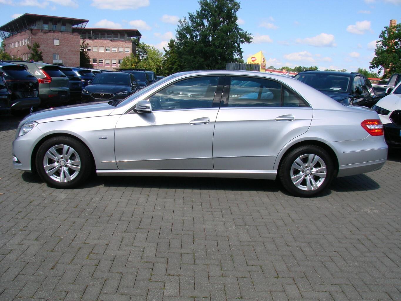 Mercedes-Benz E 220 CDI Avantgarde BlueEfficiency Multikonturs