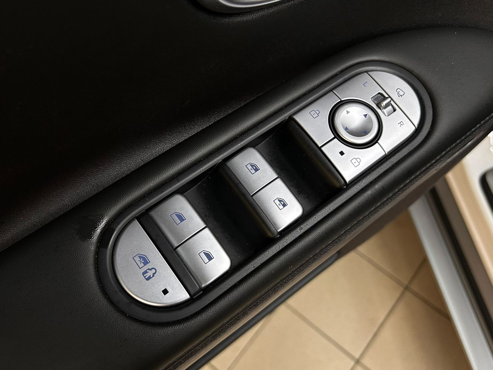 Fahrzeugabbildung Hyundai Ioniq 5 Uniq RELAX+LED+NAVI+BOSE+360+ACC+AHK+WP+