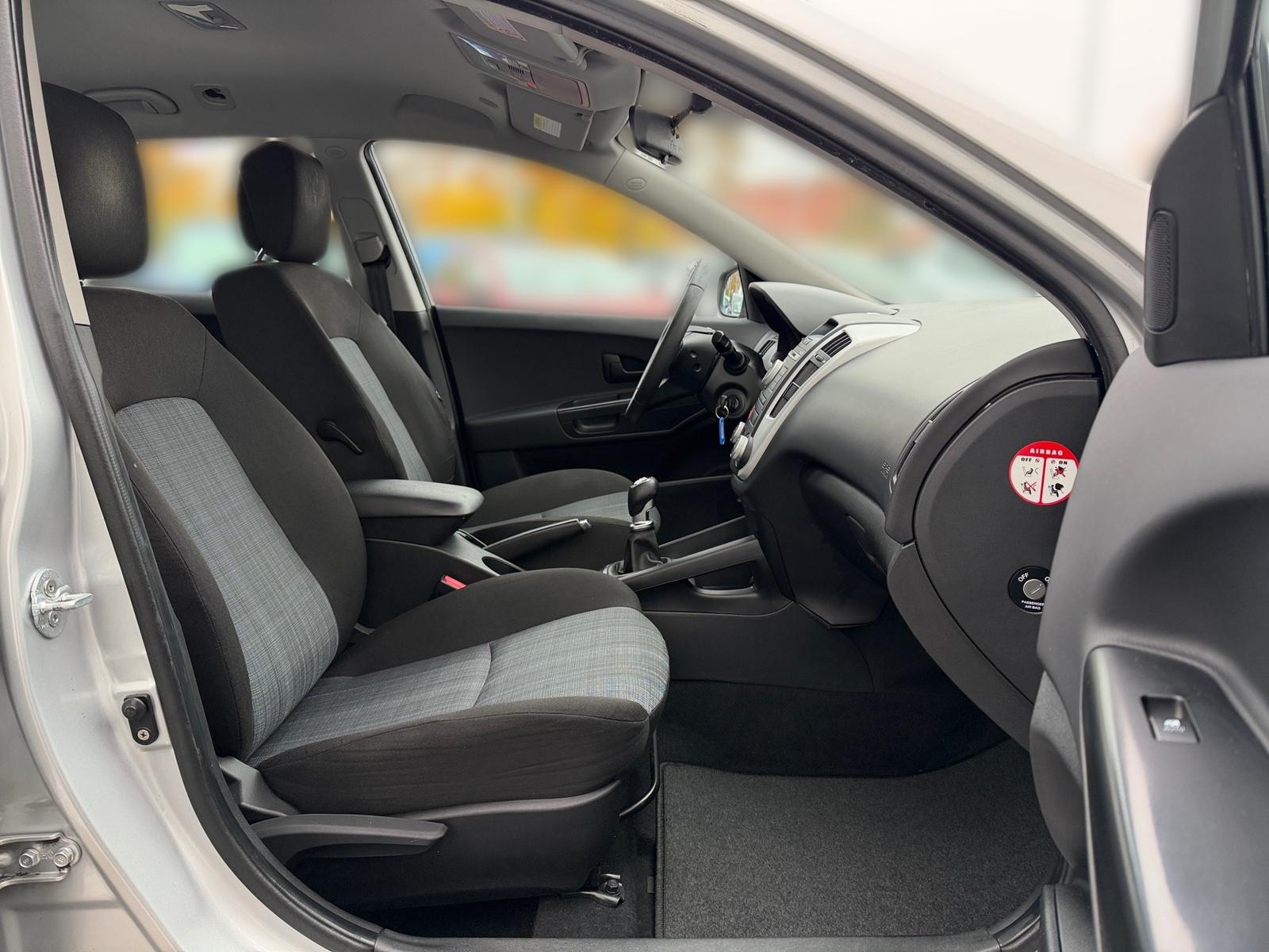 Kia cee'd 2013 — photo 15