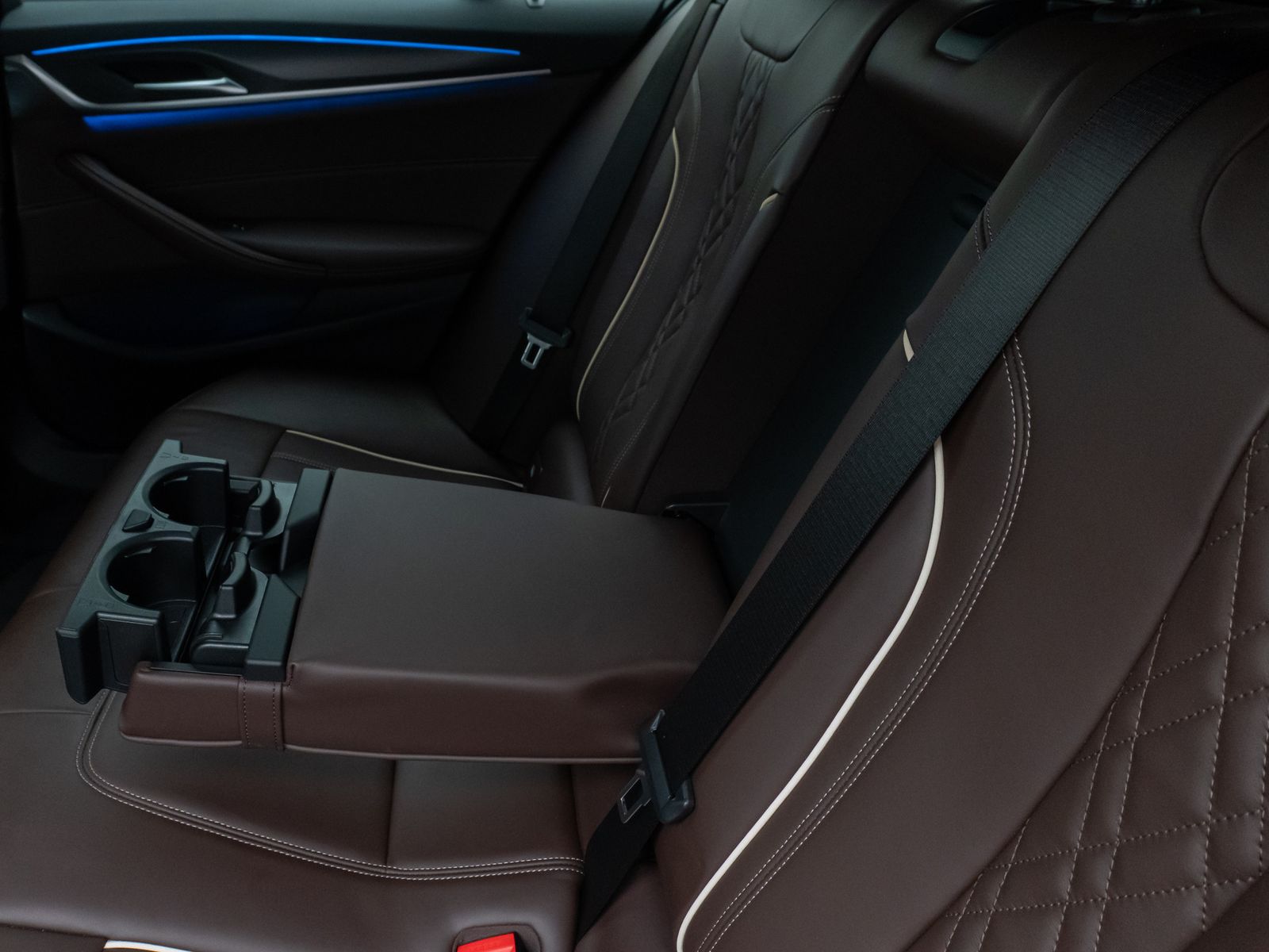 Fahrzeugabbildung BMW 530e M Sport Kamera DAB DrivAssist Komfort AHK