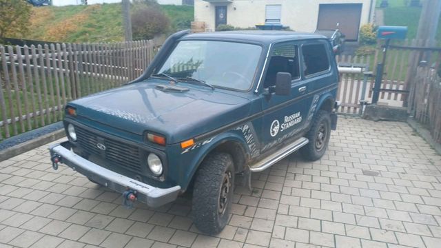 Lada Niva 4x4 Tüv 11/25 Jägerumbau AHK