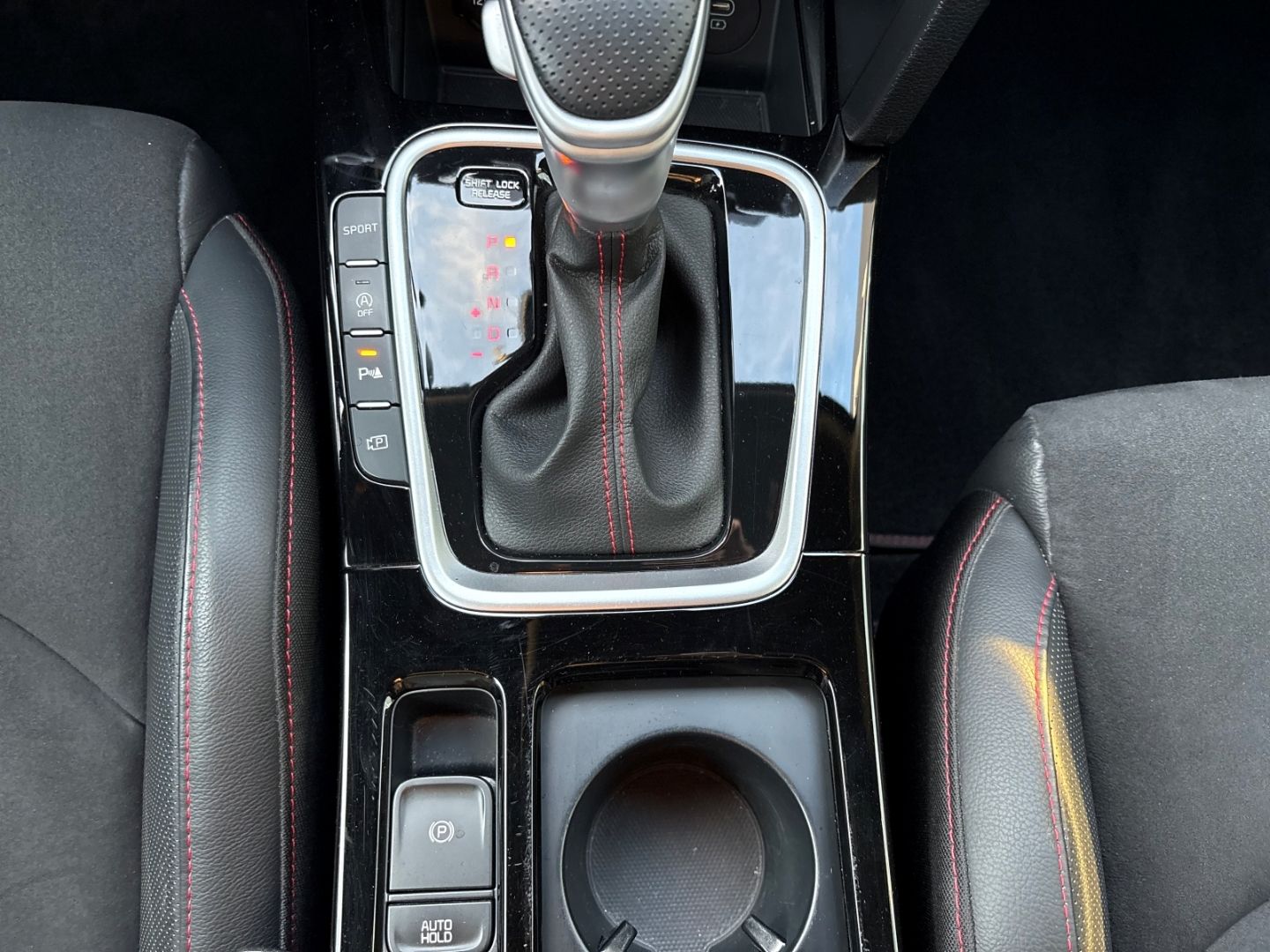 Fahrzeugabbildung Kia ProCeed GT 1.6 VerkehrszeichenERK Kamera LED