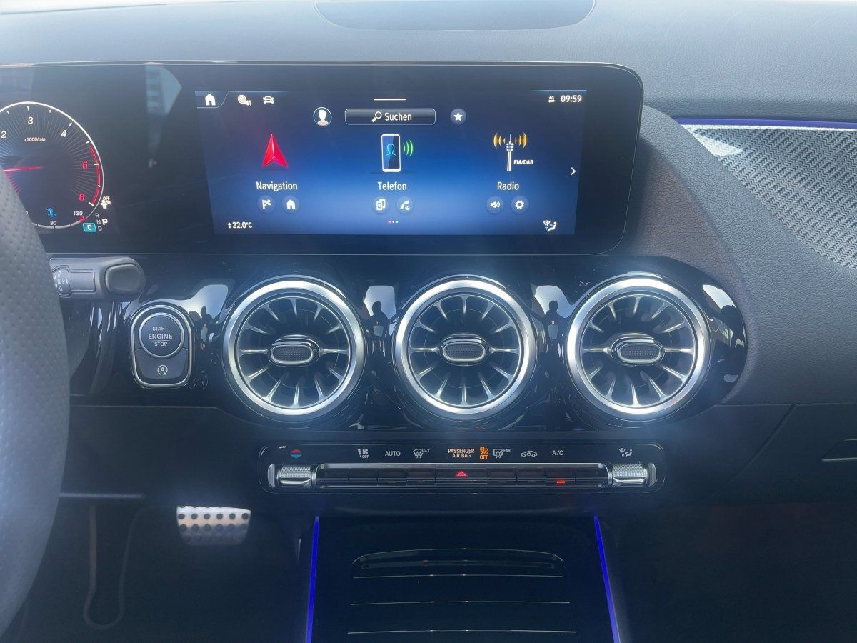 Fahrzeugabbildung Mercedes-Benz GLA 200 d AMG/Night/Pano/Kamera/AHK