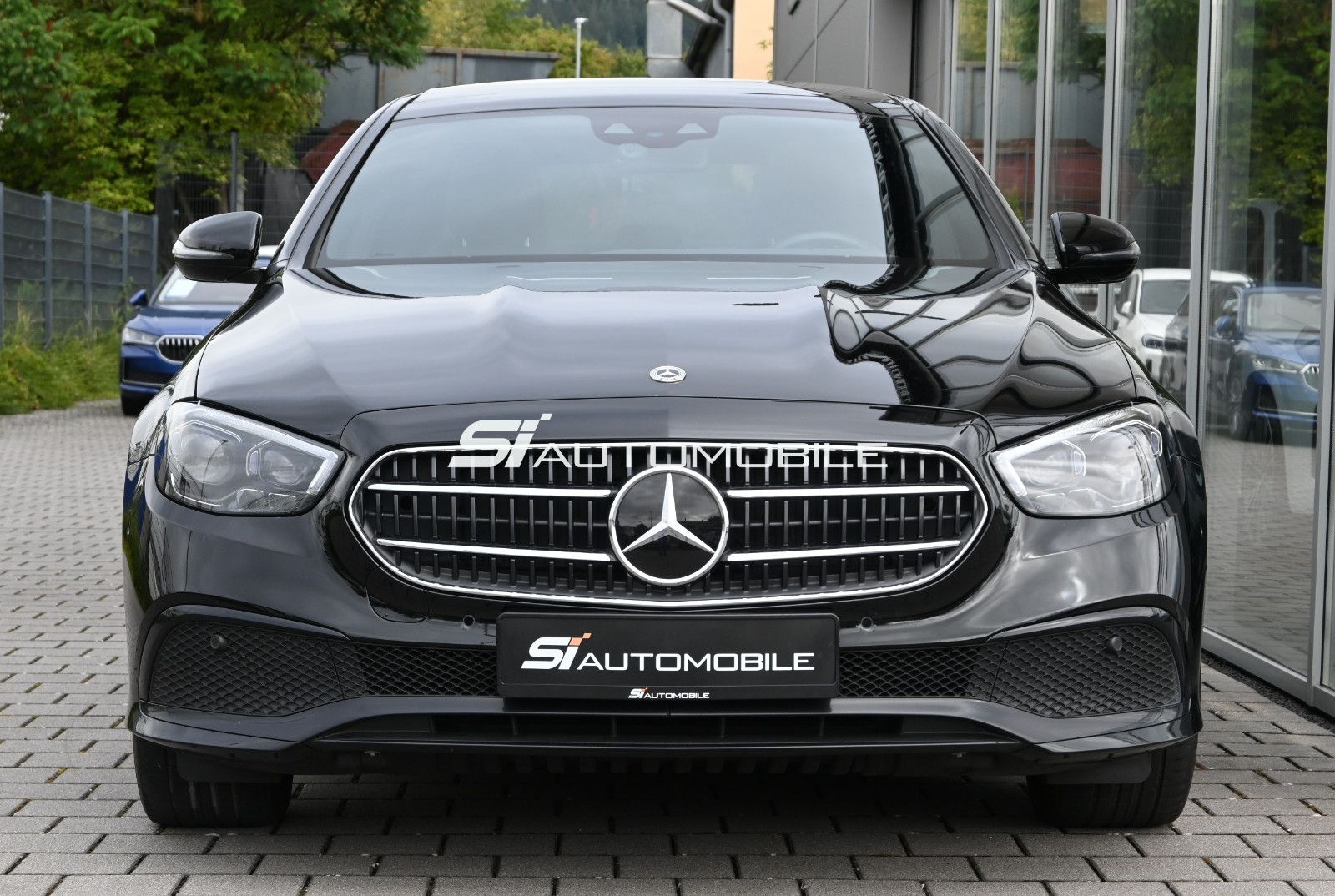 Fahrzeugabbildung Mercedes-Benz E 300 e Lim. °NIGHT°ACC°PANO°MULTIBEAM°8-FACH°